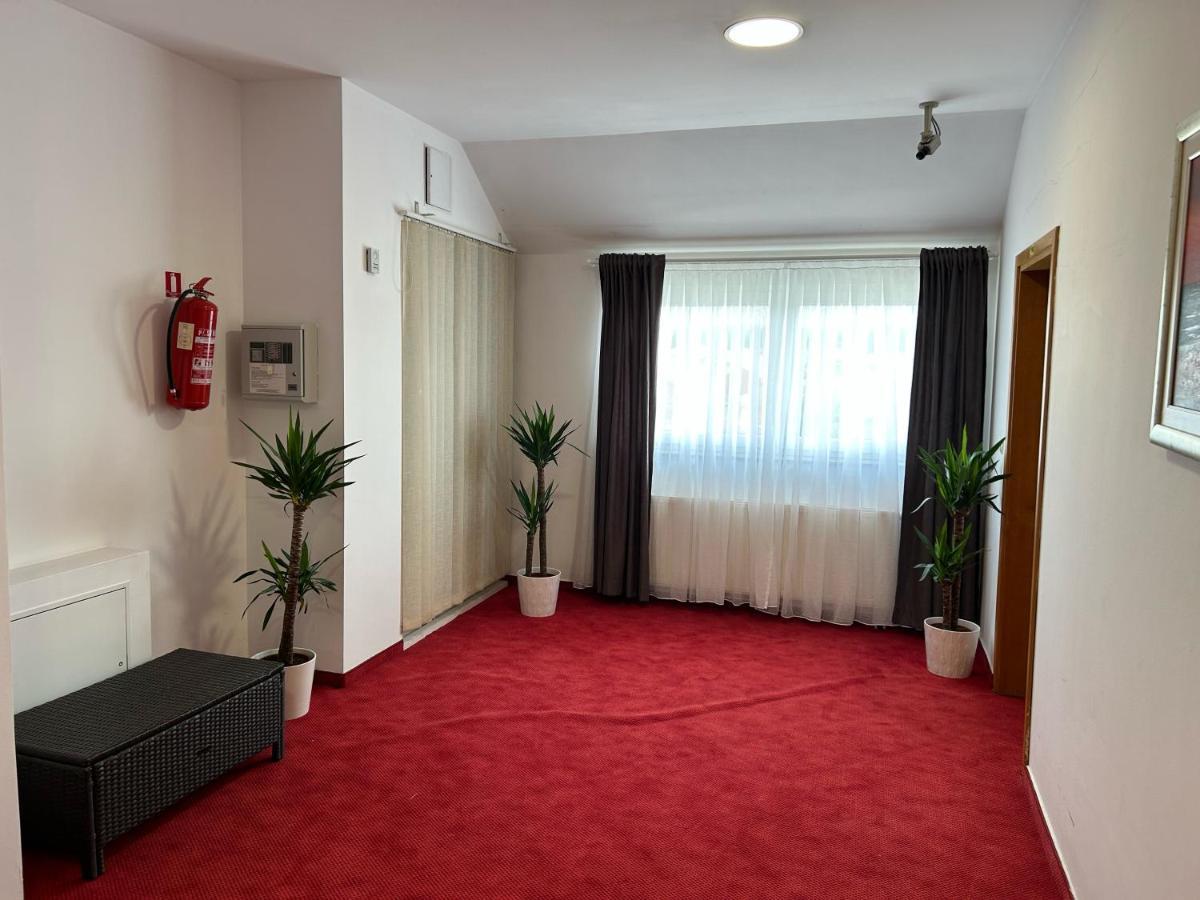 Rooms Laguna Sesvete Esterno foto