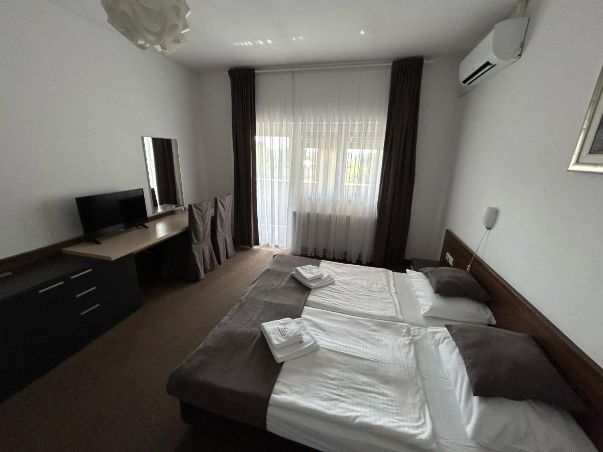 Rooms Laguna Sesvete Esterno foto